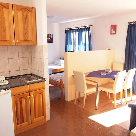 Apartments And Rooms With Parking Space Orebic, Peljesac - 10191 Room photo